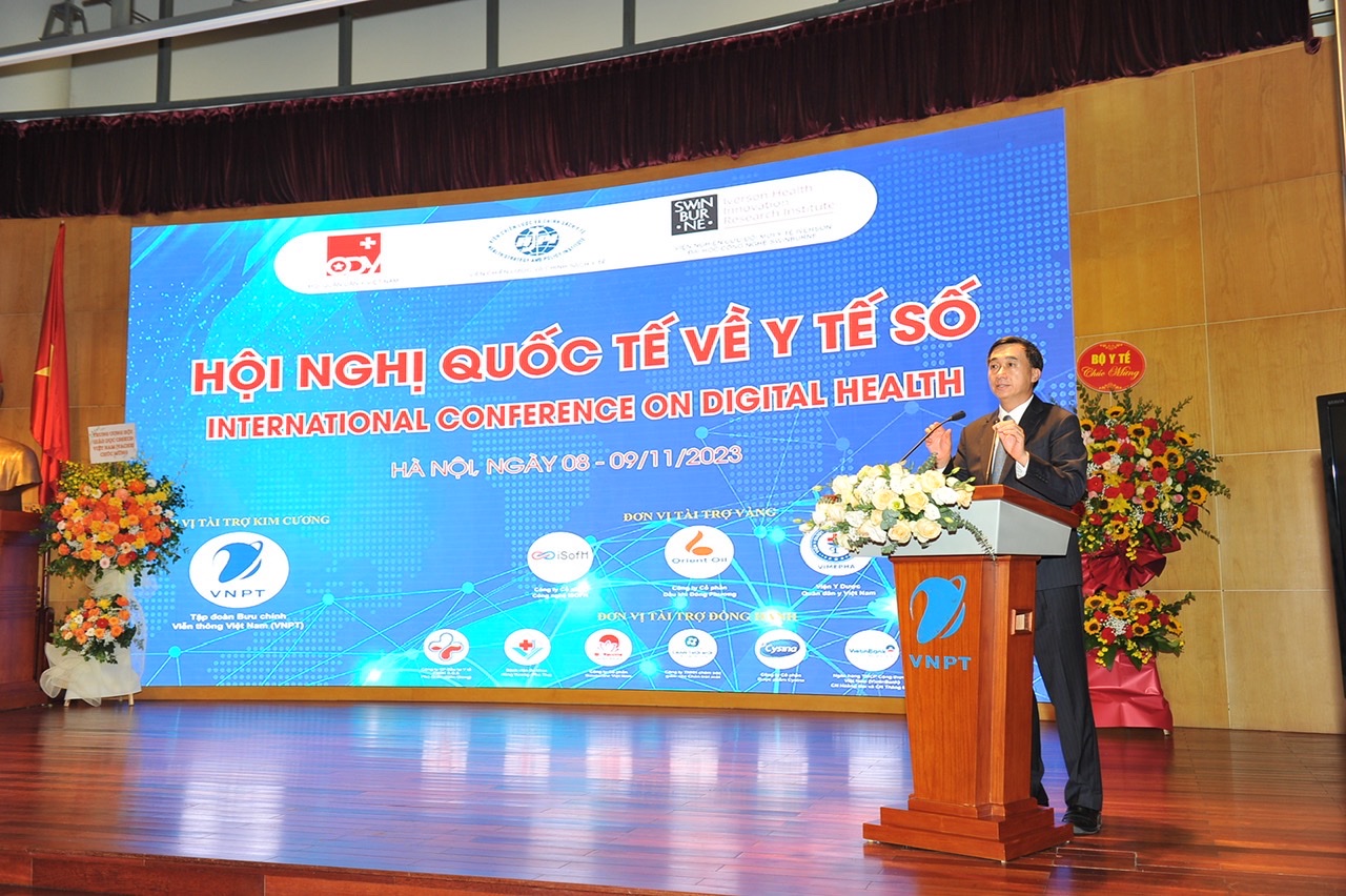 Thứ trưởng Bộ Y tế Trần Văn Thuấn phát biểu tại Hội nghị quốc tế về Y tế số. Ảnh: VGP/HM