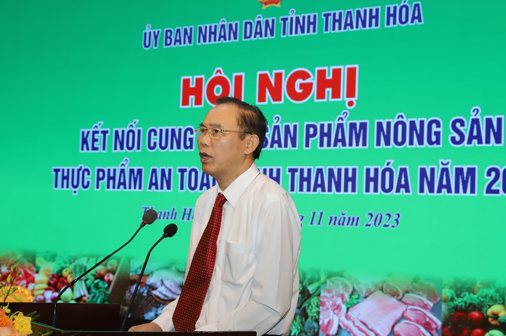 Thứ trưởng Nông nghiệp và Phát triển nông thôn Phùng Đức Tiến phát biểu tại hội nghị