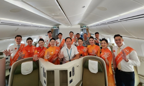 Vietnam Airlines đóng góp vào công tác thúc đẩy bình đẳng giới qua hoạt động “Chuyến bay tô cam”