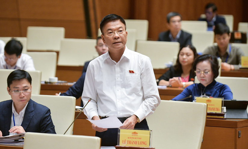 Bộ trưởng Bộ Tư pháp Lê Thành Long cho rằng việc ban hành Luật Thủ đô (sửa đổi) là cần thiết nhằm thể chế hóa các chủ trương, đường lối của Đảng về xây dựng, phát triển, quản lý, bảo vệ Thủ đô tại một số Nghị quyết của Bộ Chính trị .