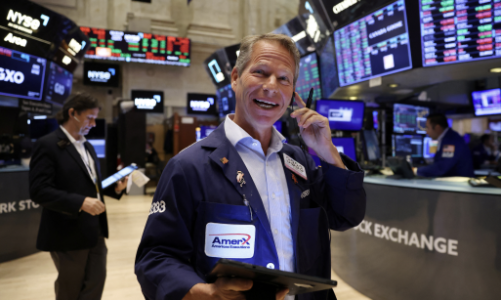 Chứng khoán Mỹ và giá dầu đồng loạt tăng mạnh