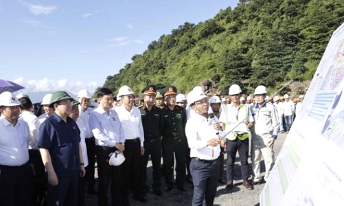 Chủ tịch Quốc hội Vương Đình Huệ: Đầu tư xây dựng cảng Liên Chiểu sẽ góp phần xây dựng 