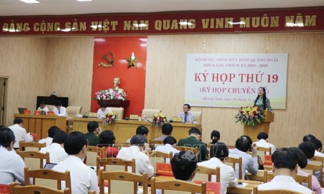 Bí thư Tỉnh ủy Quảng Ngãi Bùi Thị Quỳnh Vân phát biểu tại kỳ họp lần thứ 19 Hội đồng nhân dân tỉnh Quảng Ngãi khóa XIII.
