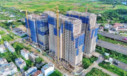 Vướng mắc pháp lý, tài chính ảnh hưởng lớn đến bất động sản