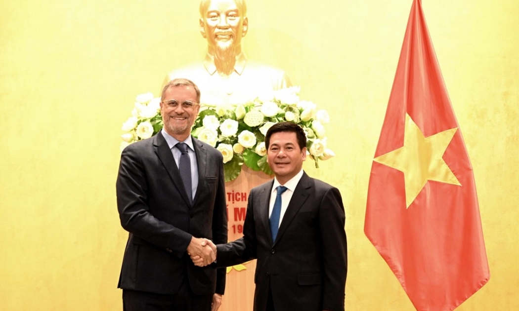 Bộ trưởng Nguyễn Hồng Diên và Ngài Olivier Brochet, tân Đại sứ Pháp tại Việt Nam.