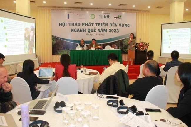 Quanh cảnh hội thảo.