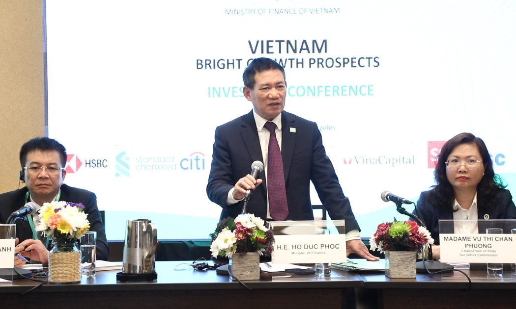 Bộ Tài chính Hồ Đức Phớc chủ trì Hội nghị Xúc tiến đầu tư tài chính tại Hoa Kỳ.