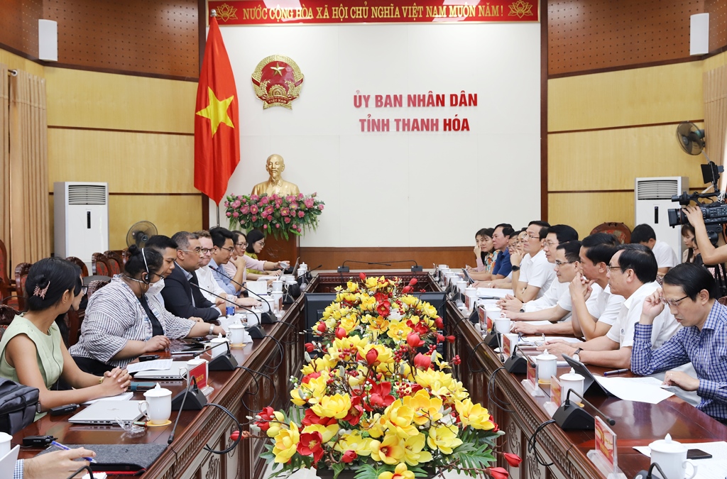 Toàn cảnh làm việc giữa UBND tỉnh Thanh Hóa với đoàn công tác Quỹ Phát triển Nông nghiệp Quốc tế,