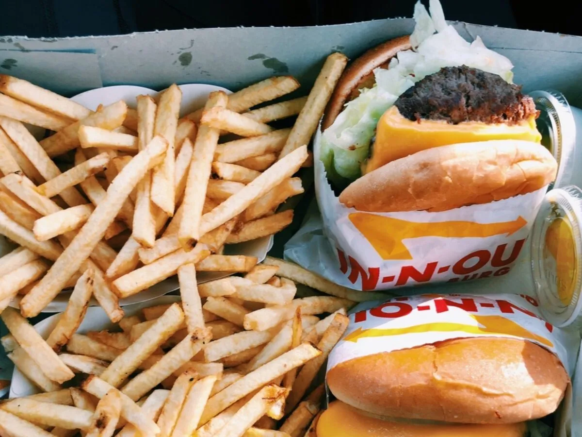 Colombia trở th&agrave;nh quốc gia đầu ti&ecirc;n tr&ecirc;n thế giới tham gia cuộc chiến chống&nbsp;c&aacute;c loại đồ ăn nhanh kh&ocirc;ng c&oacute; lợi cho sức khỏe.