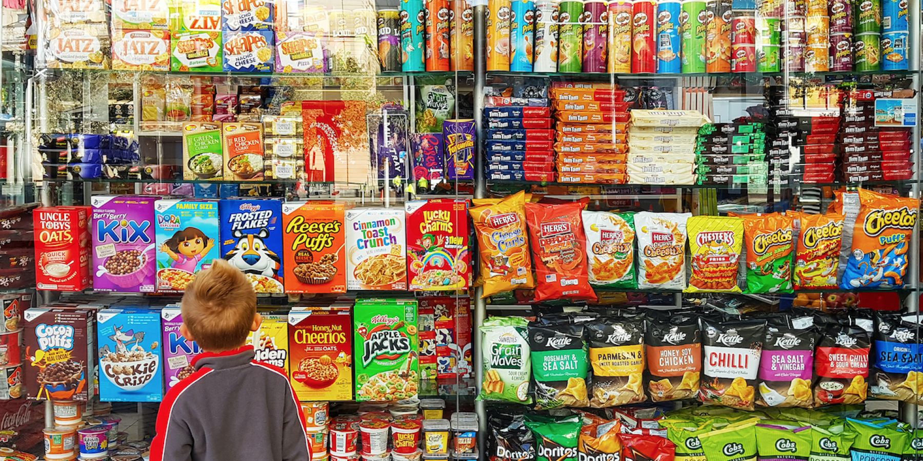 Cho đến nay, đ&atilde; c&oacute; khoảng 40 quốc gia đ&atilde; hoặc đang c&oacute; kế hoạch điều chỉnh quảng c&aacute;o hoặc hạn chế tiếp thị c&aacute;c sản phẩm đồ ăn vặt.