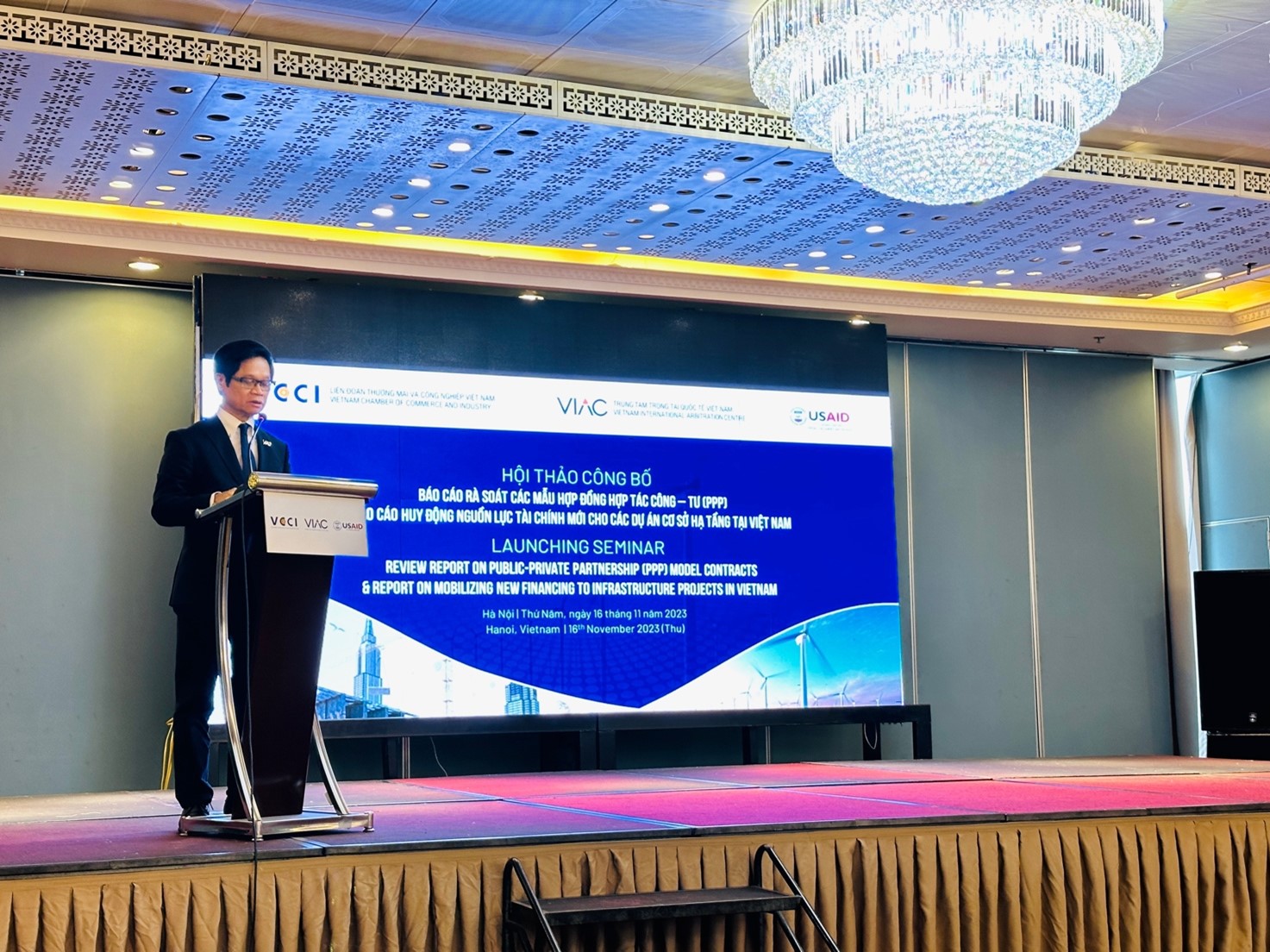 TS. Vũ Tiến Lộc: 