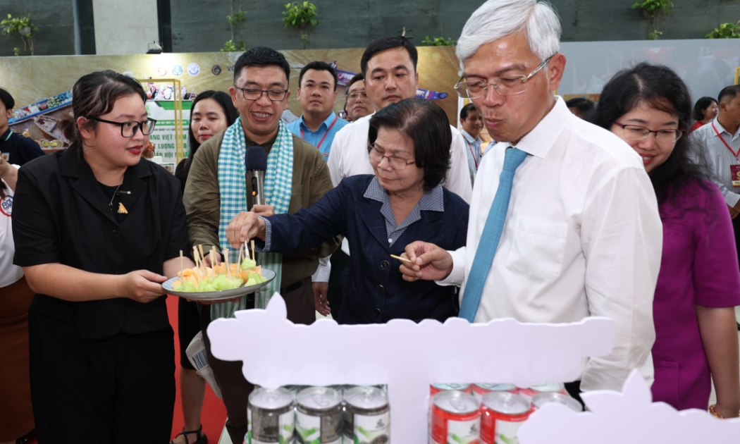 Khai mạc Triển lãm trong khuôn khổ Diễn đàn Mekong Connect 2023 với chủ đề 