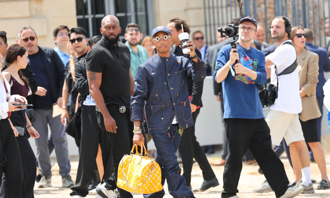 Pharrell Williams từng xuất hiện trên phố với chiếc túi Millionaire Speedy. Ảnh: British GQ