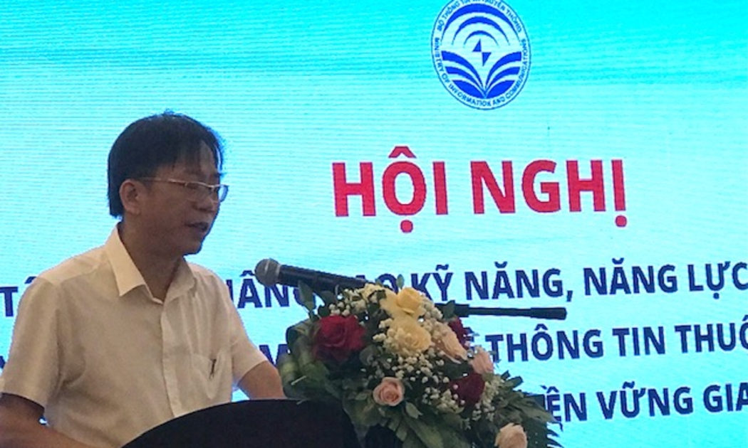 Ông Hồ Hống Hải, Phó vụ trưởng Vụ Pháp chế (Bộ TT&TT) phát biểu khai mạc Hội nghị tập huấn nâng cao kỹ năng thực hiện Chương trình giảm nghèo về thông tin. Ảnh Ngô Anh Văn