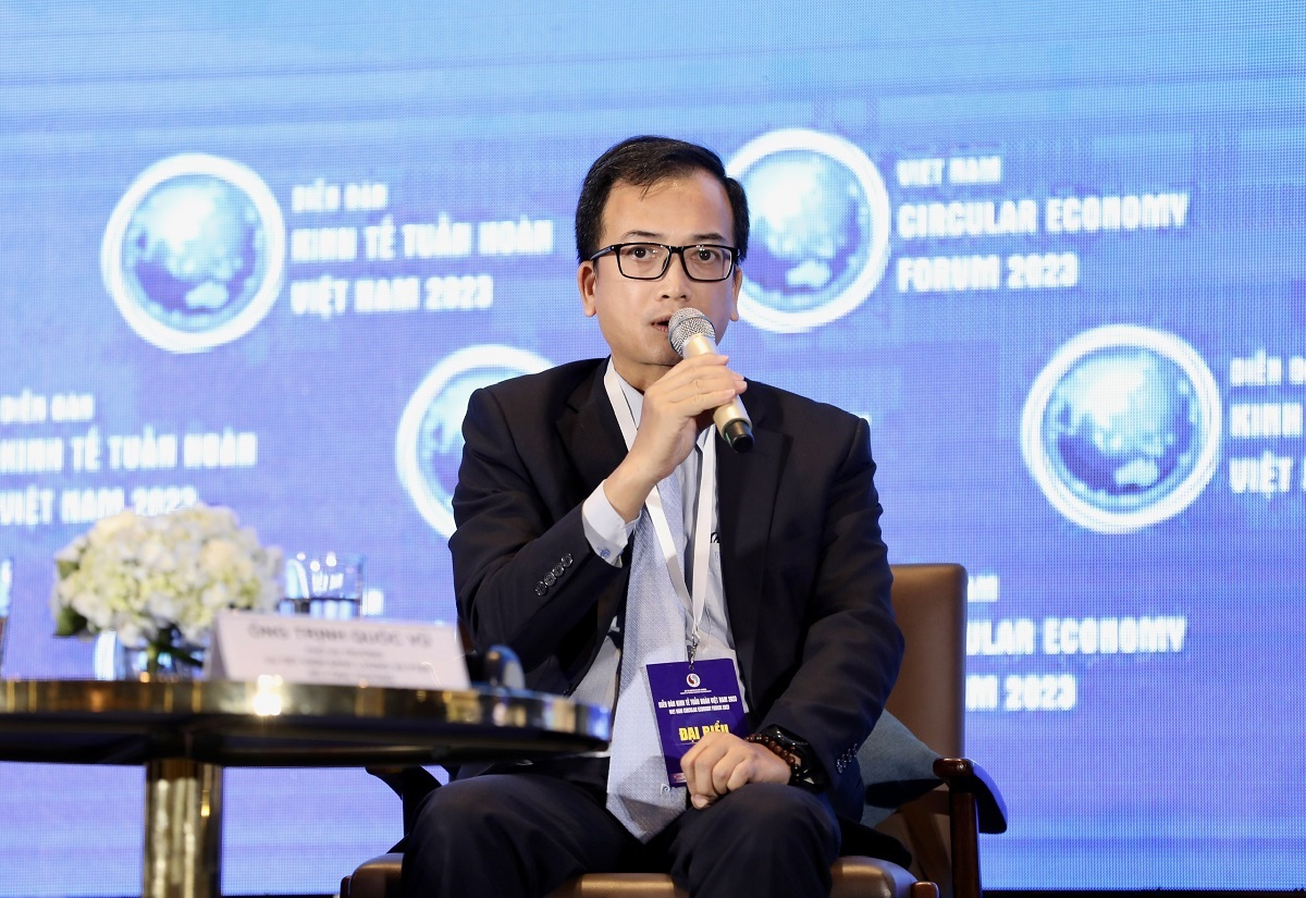Ông Trịnh Quốc Vũ, Phó Vụ trưởng Vụ tiết kiệm năng lượng và Phát triển bền vững (Bộ Công Thương) phát biểu tại Diễn đàn Kinh tế tuần hoàn 2023. Ảnh: Việt Dũng.