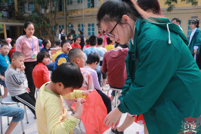 Thông điệp “trao đi chính là nhận lại” đã được Trường Trung học cơ sở và Trung học phổ thông trung học Nguyễn Tất Thành lan tỏa trong từng lớp học.