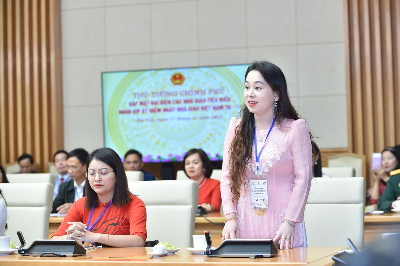 Cô giáo Nguyễn Thuý Duyên, giáo viên trường Tiểu học Thị trấn Ái Tử, huyện Triệu Phong, tỉnh Quảng Trị. Ảnh: VGP.