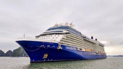 Luxury cruise liners bringing tourists to Ha Long