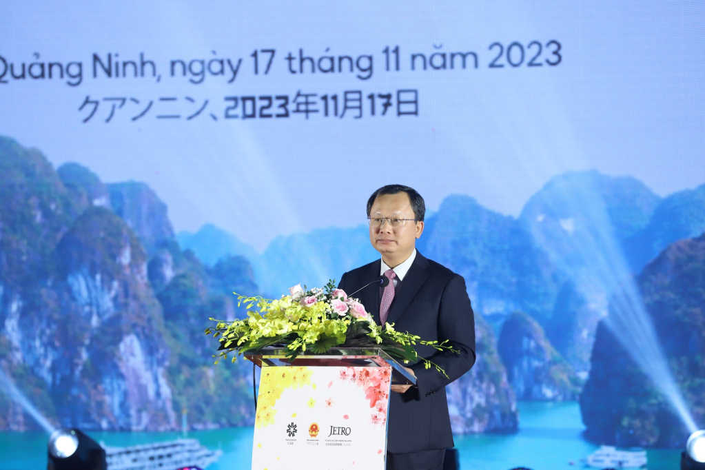 Ông Cao Tường Huy, Quyền Chủ tịch UBND tỉnh, phát biểu kết luận Hội nghị xúc tiến đầu tư Quảng Ninh – Nhật Bản năm 2023.