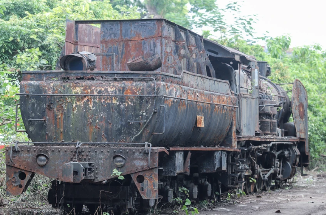 Đầu m&aacute;y xe lửa hơi nước Tự Lực, biểu tượng của ng&agrave;nh đường sắt được trưng b&agrave;y trong khu&ocirc;n khổ lễ hội.