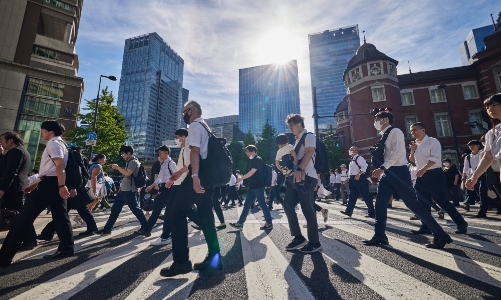 Nhật Bản “lên cơn sốt” tăng lương, chính sách tiền tệ có dễ thay đổi?