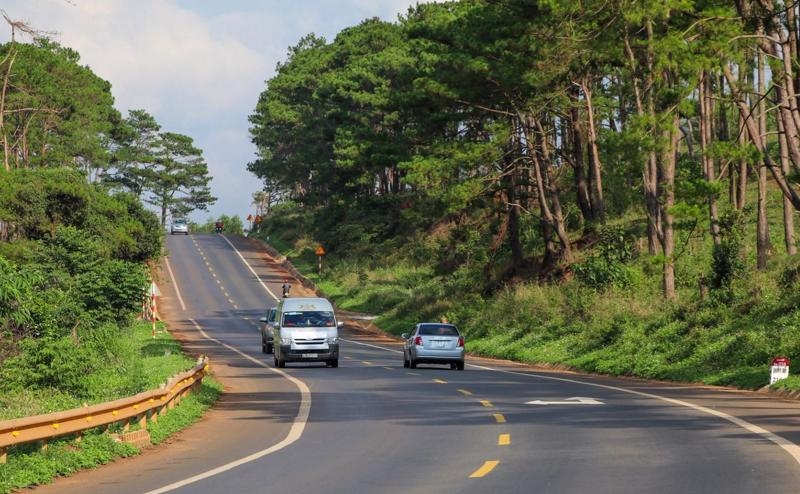 Construction of southern section of Ho Chi Minh Highway resumes