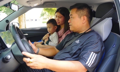 Nhiều giáo viên hiện thực hóa “ước mơ” ô tô nhờ chương trình tri ân của VinFast