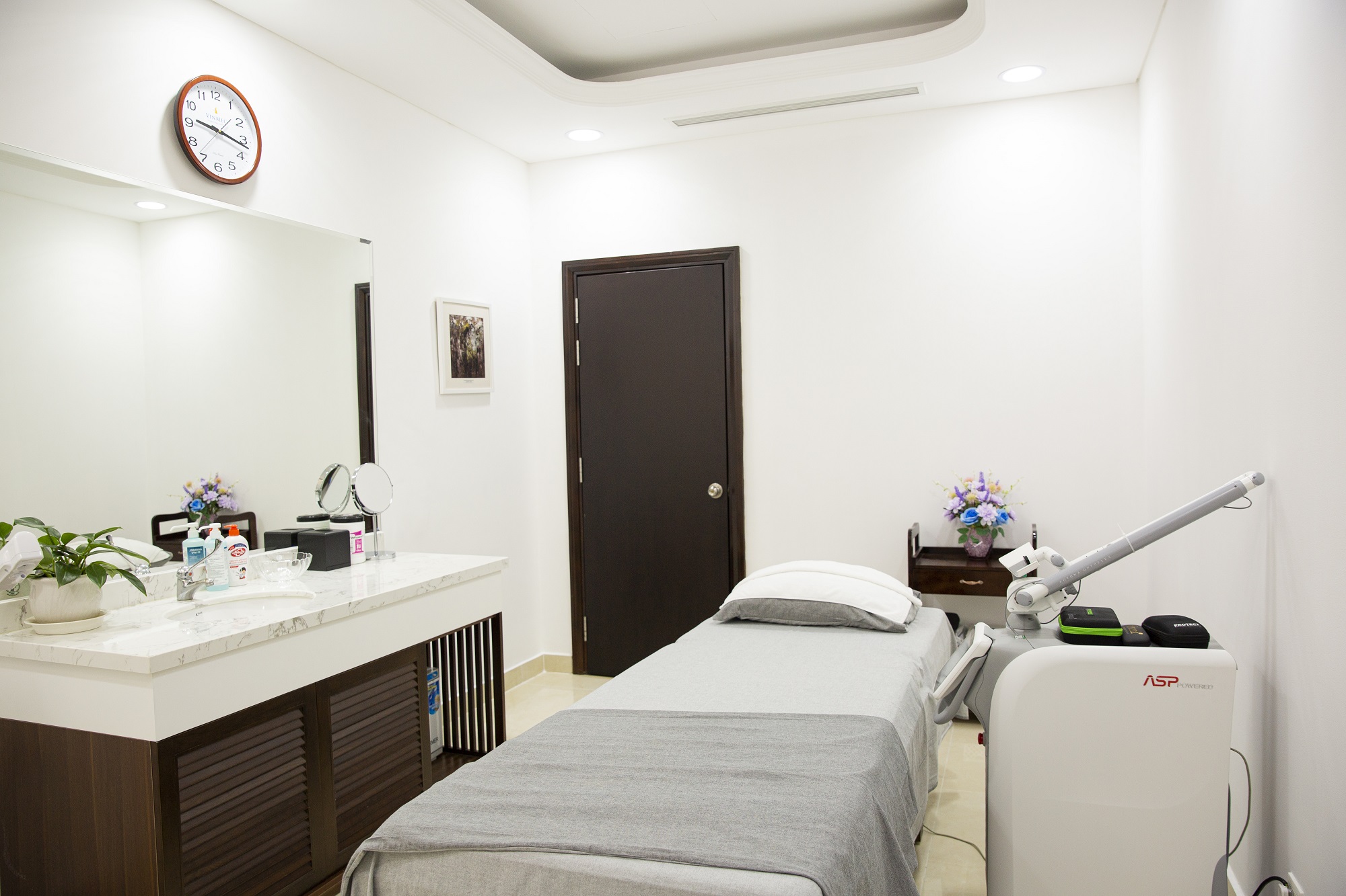 Hệ thống phòng trị liệu riêng tư tại Vinmec - View đầy đủ tiện nghi, giúp khách hàng thư giãn trong suốt thời gian làm đẹp.