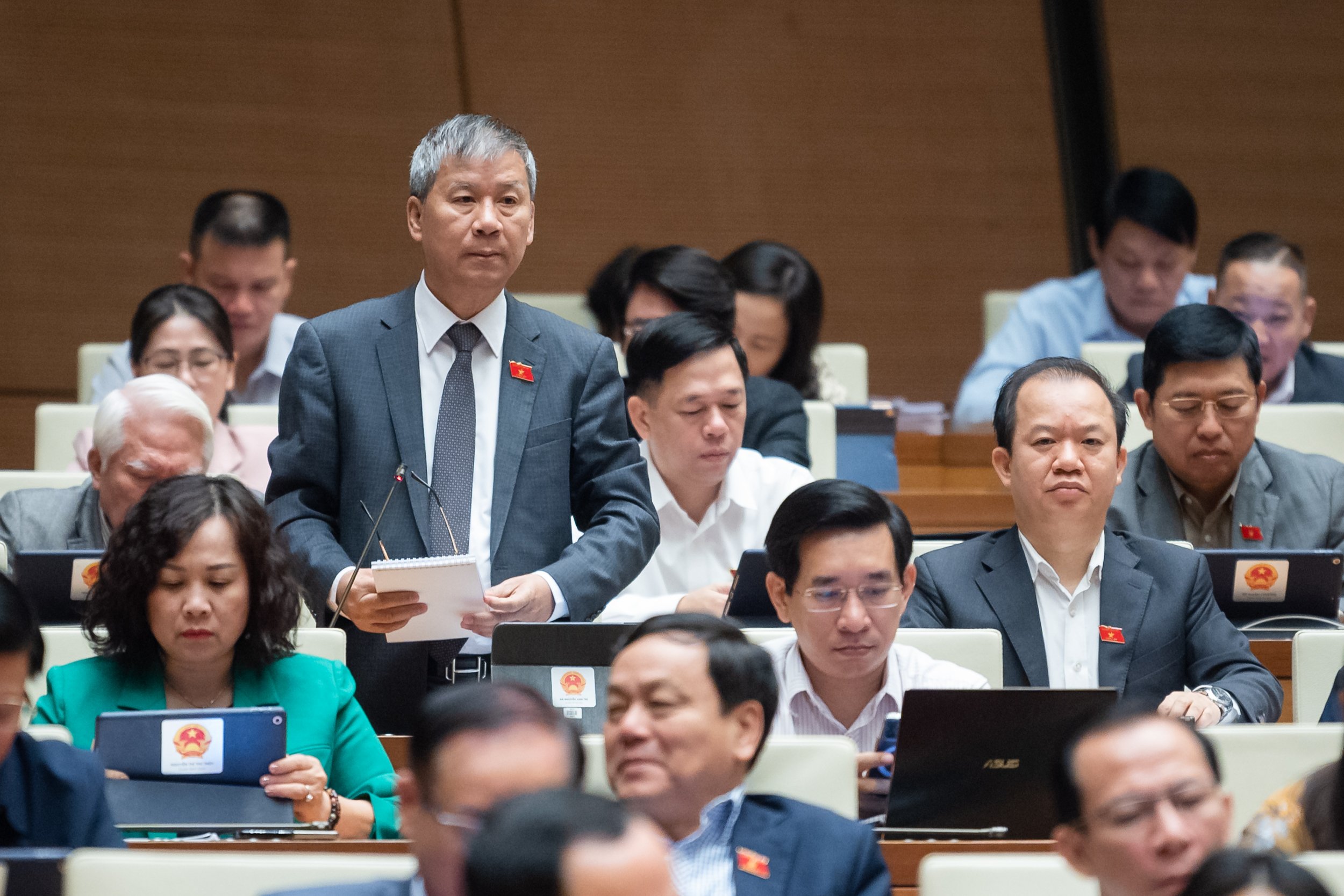 Đại biểu Nguyễn Anh Trí, đoàn Tp.Hà Nội tại phiên thảo luận ngày 20/11/2023 (Ảnh:quohoi.vn)