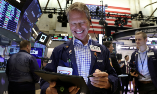 Chứng khoán Mỹ tăng 5 phiên liên tiếp, giá dầu nhảy 2% vì OPEC+ có thể giảm thêm sản lượng