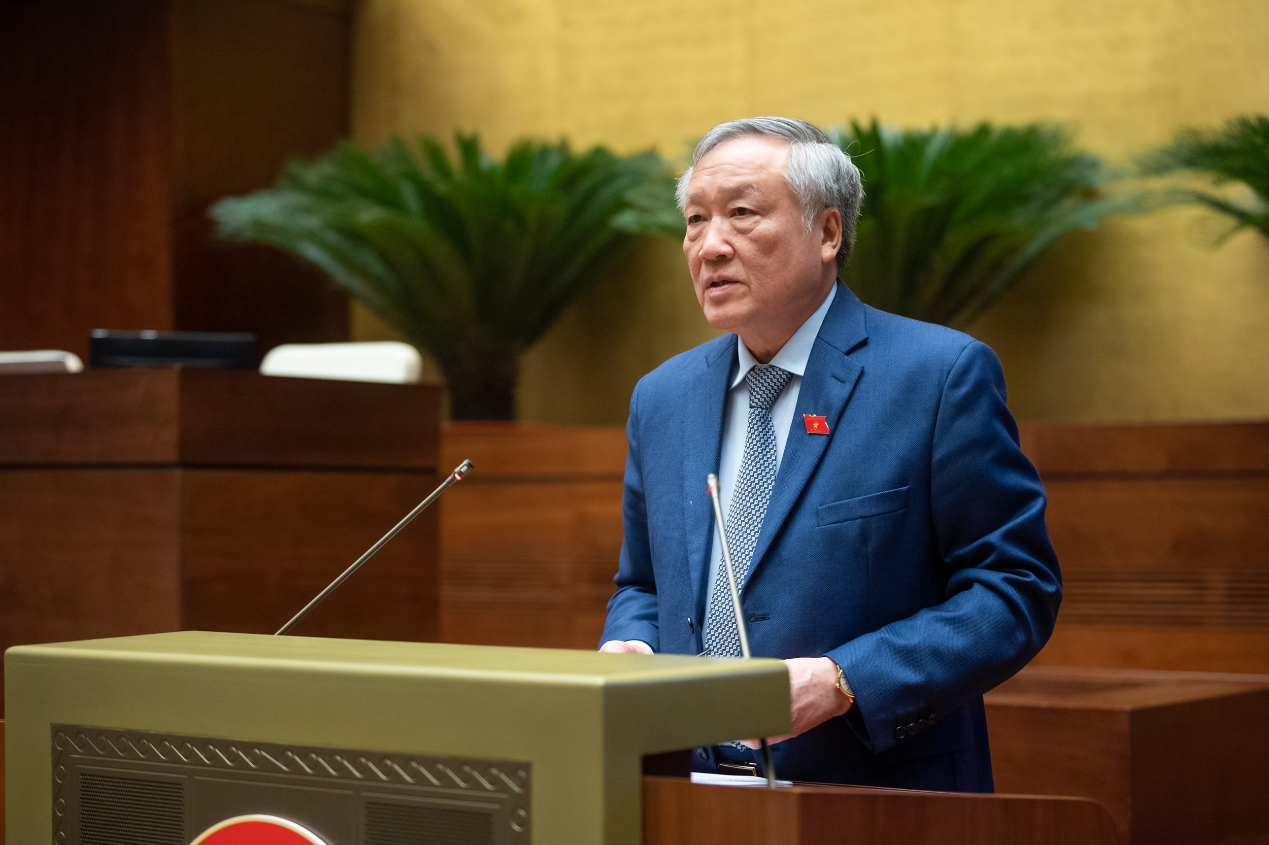 Chánh án Tòa án nhân dân tối cao Nguyễn Hòa Bình báo cáo Quốc hội về công tác của các Tòa án. Ảnh - Quochoi.vn.