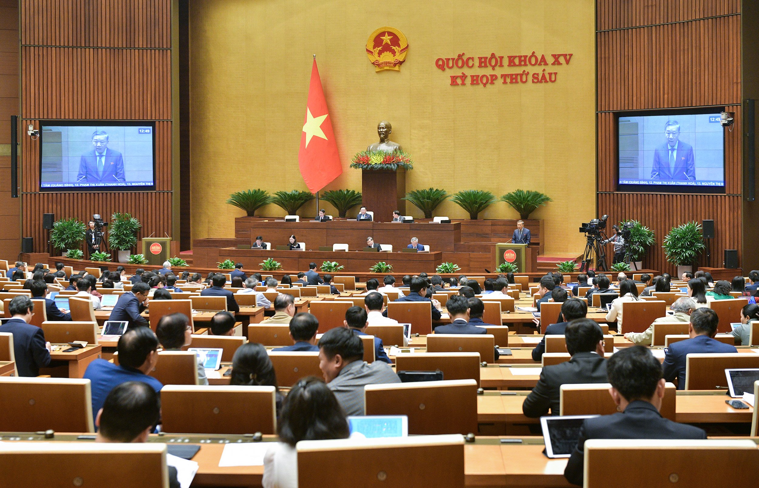 Toàn cảnh phiên họp sáng 21/11. Ảnh - Quochoi.vn.