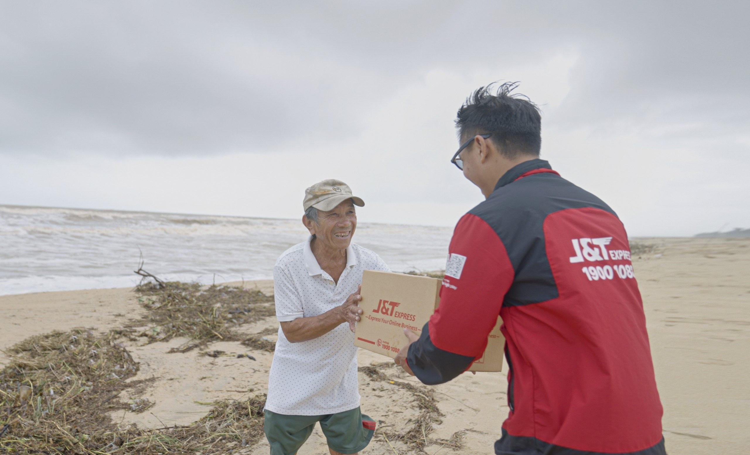 Mạng lưới của J&T rộng khắp, phủ cả khu vực v&ugrave;ng s&acirc;u, v&ugrave;ng xa, hải đảo.