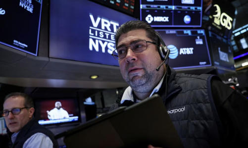 Chứng khoán Mỹ mất điểm sau biên bản cuộc họp Fed, giá dầu đợi cuộc họp OPEC+