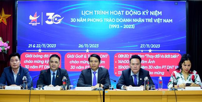 A press briefing held on November 22 to announce plans for the celebration of the 30th anniversary of the Vietnamese Young Entrepreneurs movement.