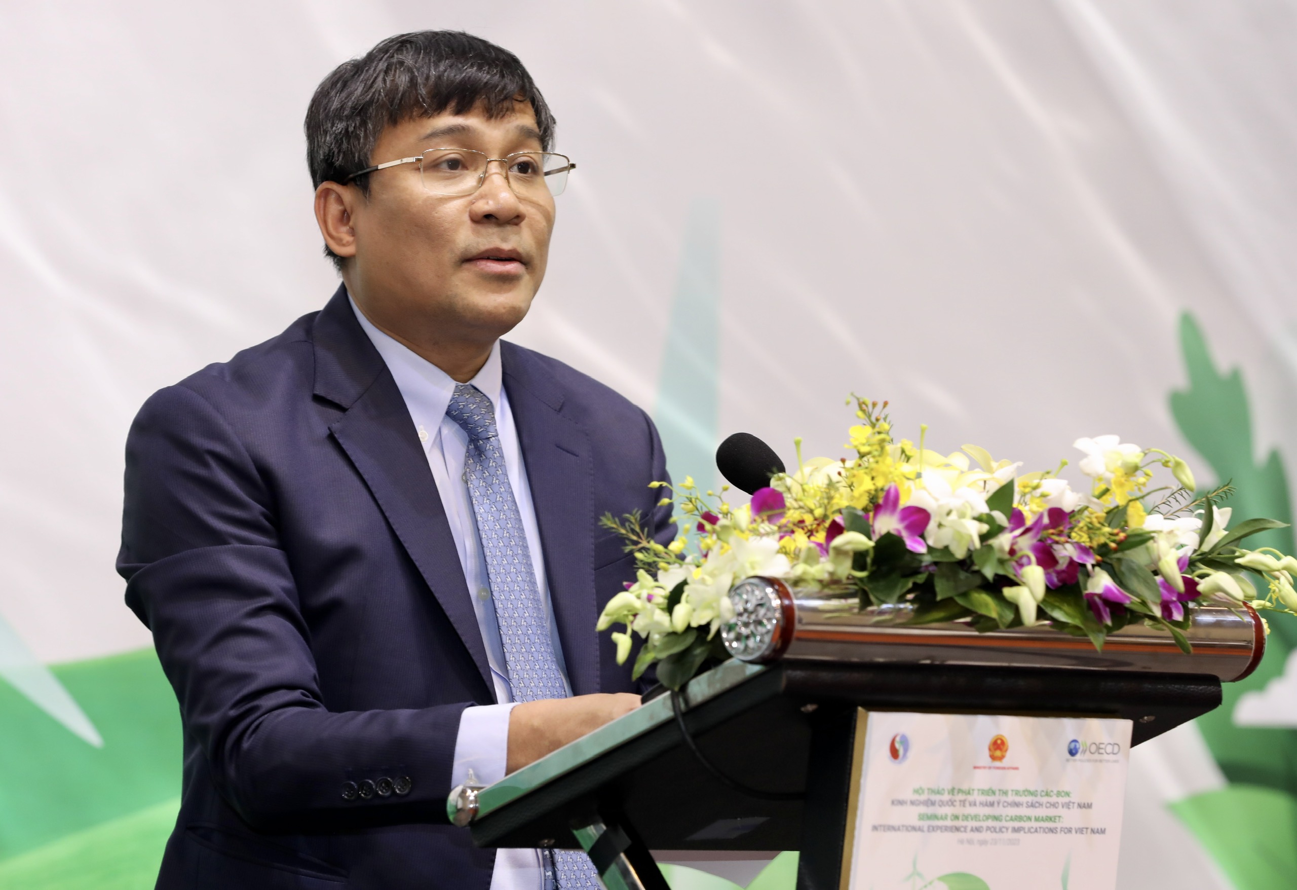 Ông Nguyễn Minh Vũ, Thứ trưởng thường trực Bộ Ngoại giao, phát biểu tại hội thảo. Ảnh: Việt Dũng.