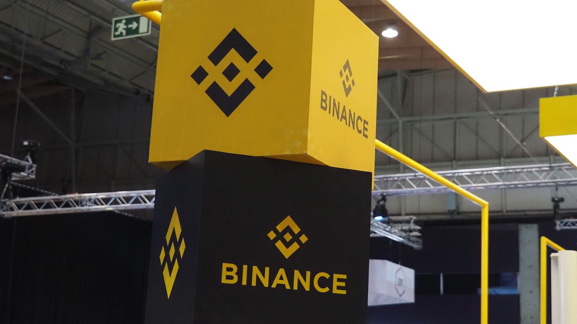 Binance đã đồng ý tịch thu 2,5 tỷ USD cho chính phủ và nộp phạt 1,8 tỷ USD, tổng cộng là 4,3 tỷ USD.