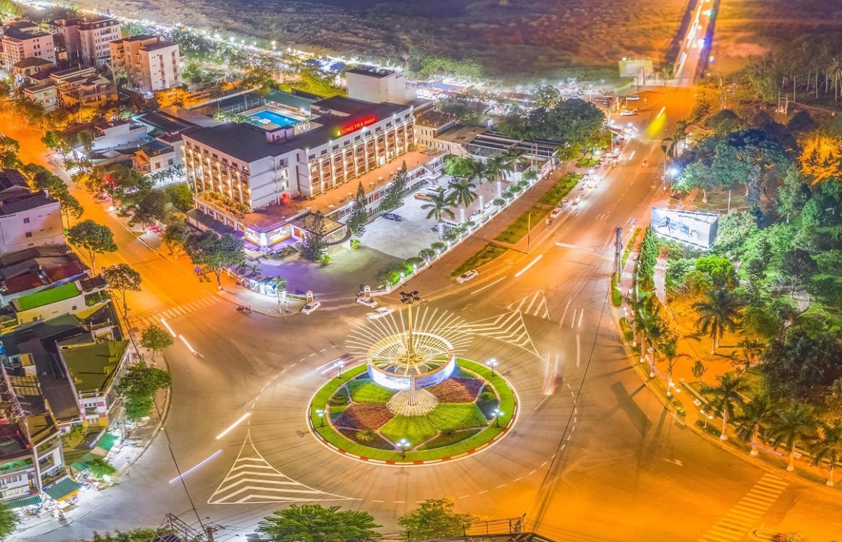 Quảng Ngãi phấn đấu hoàn thiện hạ tầng phục vụ phát triển các đô thị xanh, đô thị thông minh.