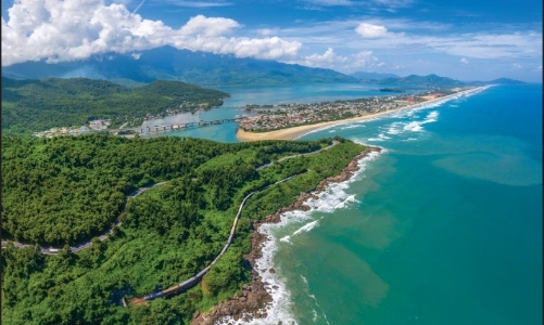 Khai thác đoàn tàu hỏa Huế - Đà Nẵng phục vụ du lịch