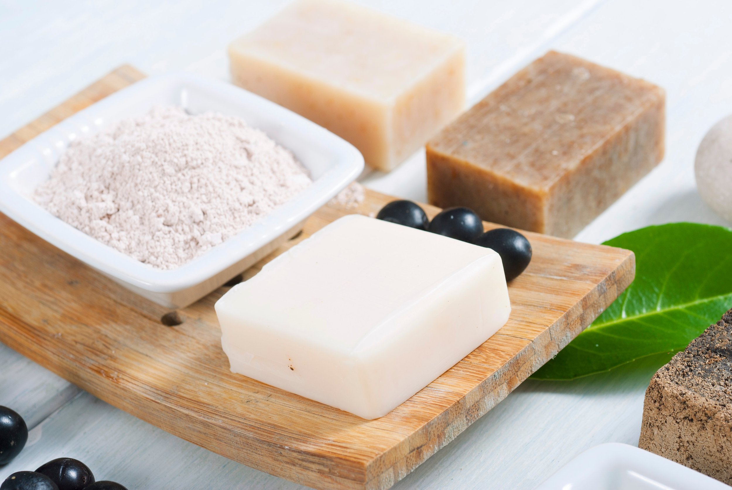 Loại bỏ nước để giảm trọng lượng sản phẩm còn giúp nhà sản xuất loại bỏ bớt bao bì nhựa và nguy cơ phát thải nhiên liệu hóa thạch.