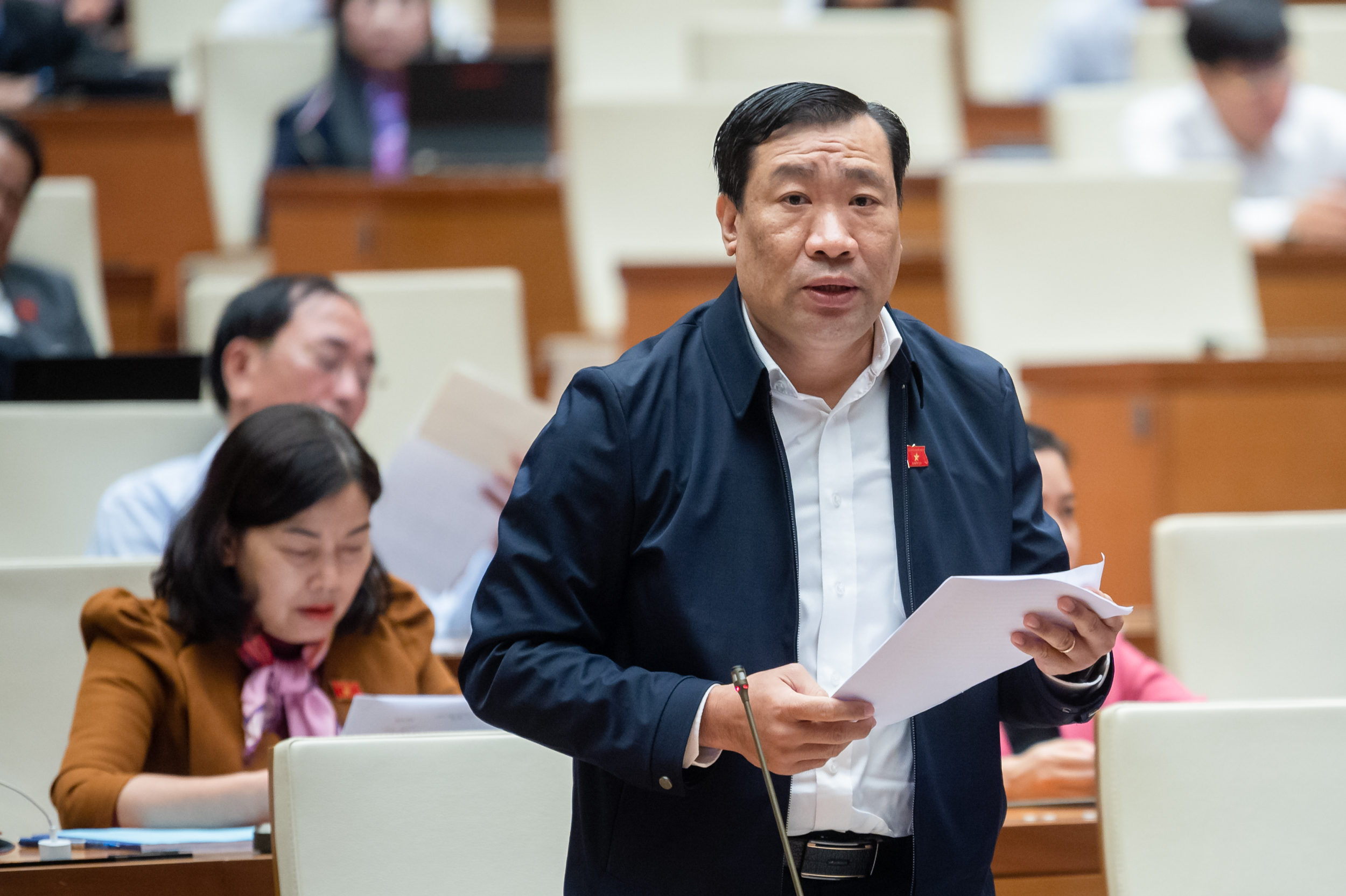 Đại biểu Thạch Phước Bình cũng đề nghị luật cũng nên dành sự quan tâm hơn đến hình thức kinh doanh vận tải liên quan đến trẻ em, học sinh.