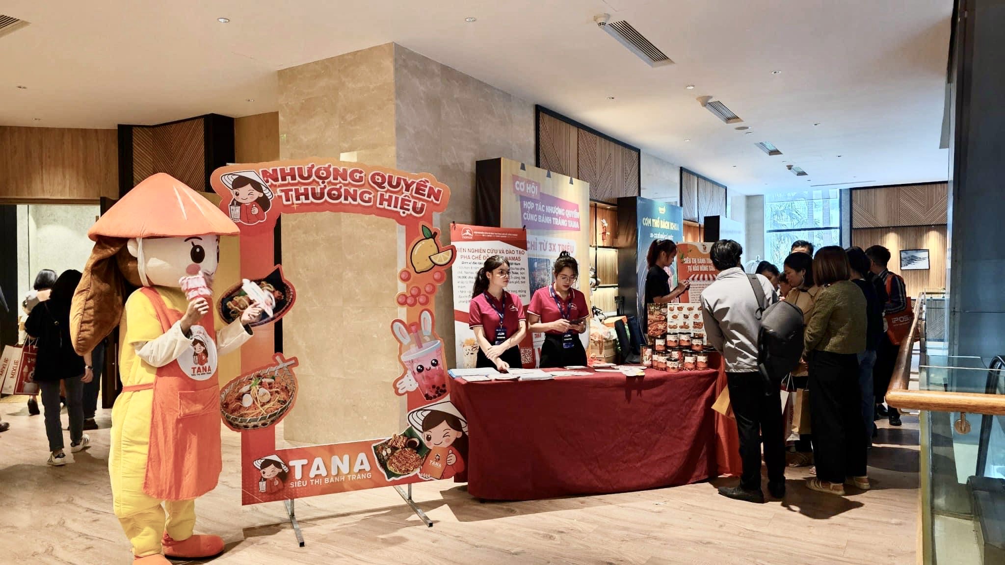 Lễ hội cuối năm, người dân có xu hướng chi tiêu mạnh tay hơn cho việc ăn uống bên ngoài, đây là thời điểm tốt để tăng doanh số.