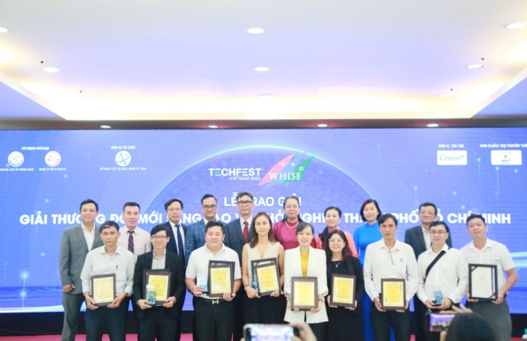 9 đại diện được vinh danh tại Lễ trao Giải thưởng Đổi mới s&aacute;ng tạo v&agrave; Khởi nghiệp - I-Star 2023.&nbsp;