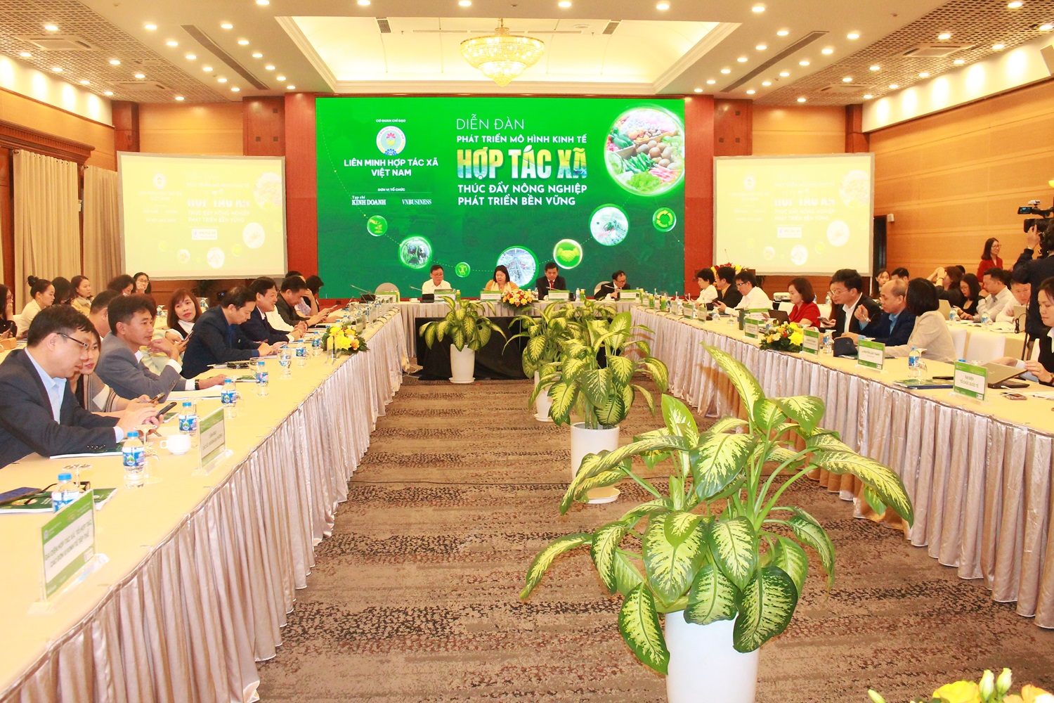 Diễn đ&agrave;n Ph&aacute;t triển m&ocirc; h&igrave;nh kinh tế hợp t&aacute;c x&atilde;, th&uacute;c đẩy n&ocirc;ng nghiệp ph&aacute;t triển bền vững.