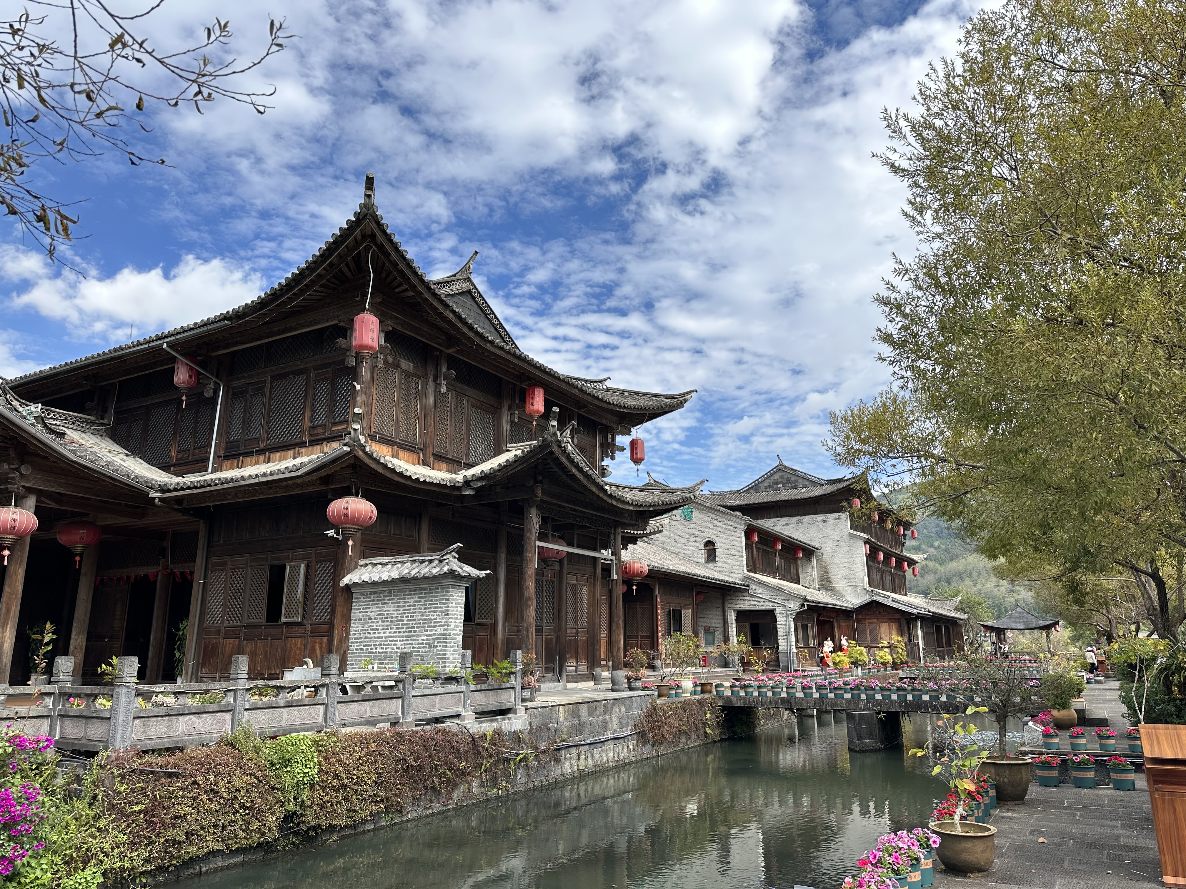 Khu l&agrave;ng cổ H&ograve;a Thuận.