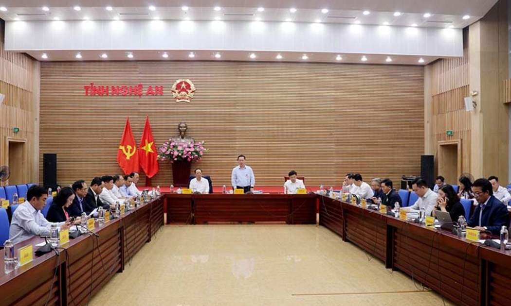 Quang cảnh phiên họp