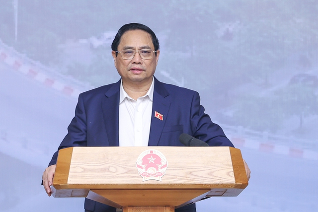Thủ tướng yêu cầu các bộ ngành, địa phương triển khai các dự án bảo đảm chất lượng, đúng các mốc tiến độ yêu cầu của Chính phủ, của Quốc hội. Ảnh: VGP.