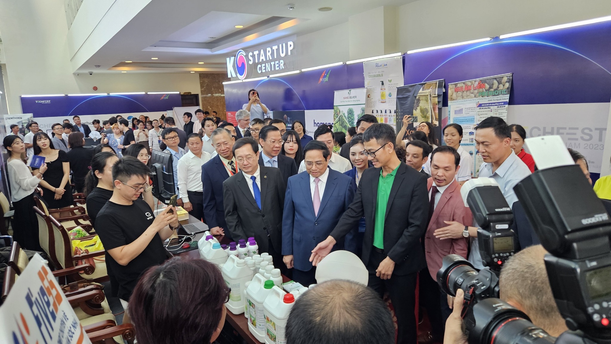 Thủ tướng Phạm Minh Chính cùng lãnh đạo các bộ ngành, TP.HCM tham dự chương trình Techfest – Whise 2023 chiều 25/11.