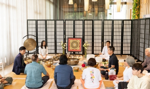 Trải nghiệm trị liệu “tắm âm thanh” thiết kế độc quyền dành cho cư dân Blue Zones