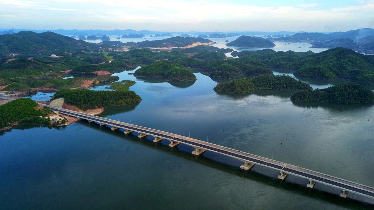 Hệ thống hạ tầng du lịch đồng bộ, hiện đại bậc nhất tiền đề đưa Vân Đồn trở thành điểm đến workcation.